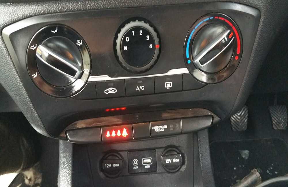 Hyundai I20 MPI SE Heater control panel